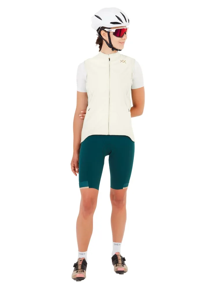 MODEL_VEST-LEGGERA-COL-PANNA-_